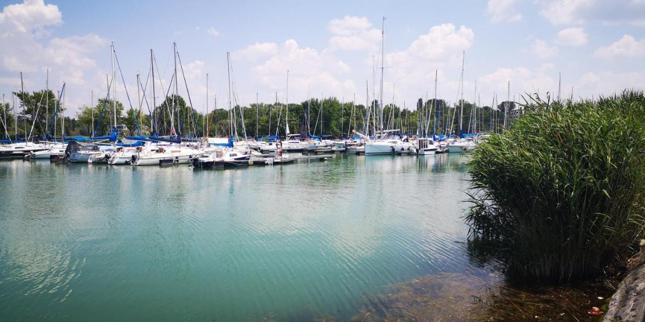 Apartment Moments - Emerald Penthouse Balatonszemes