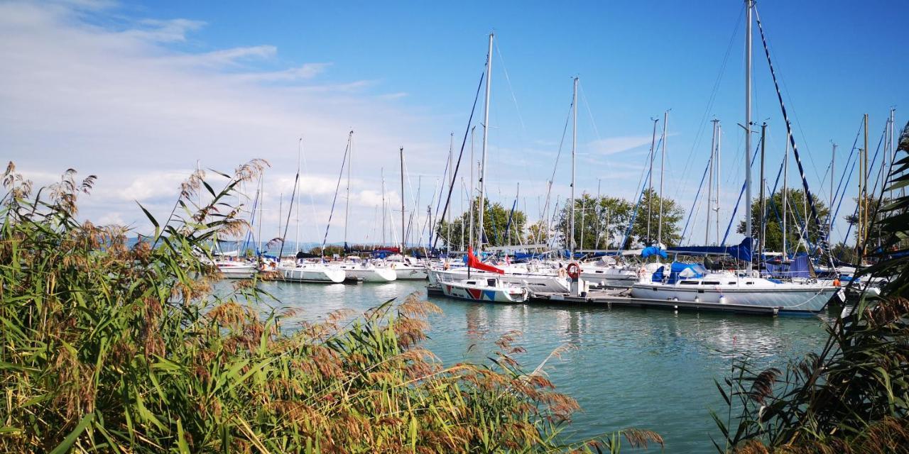 Apartment Moments - Emerald Penthouse Balatonszemes